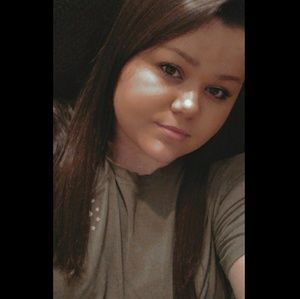 Meet your Posher, Alesha